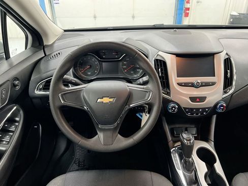 Used 2017 Chevrolet Cruze LS FWD image 14