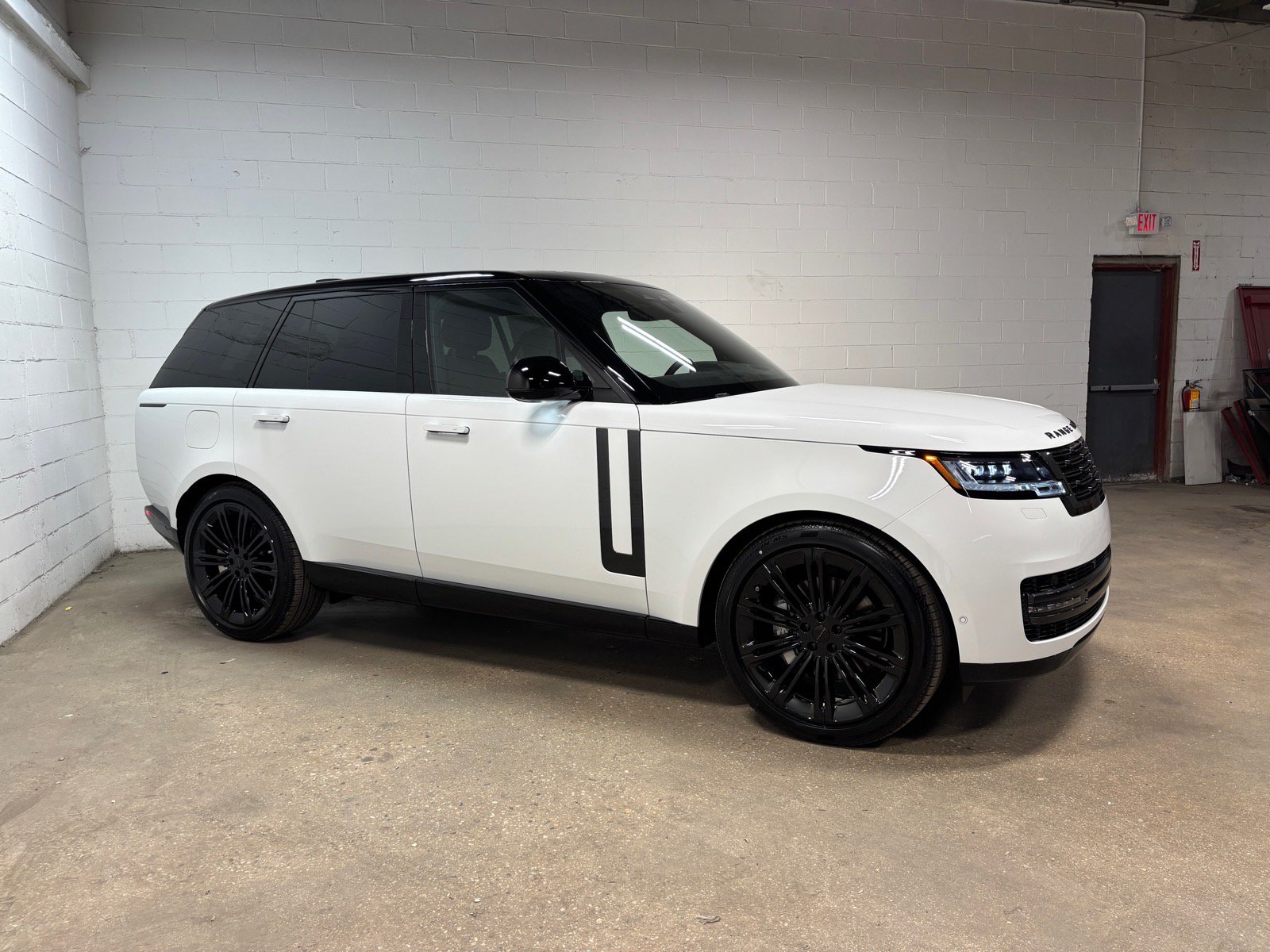 New 2026 Land Rover Range Rover SE AWD/4WD image 5