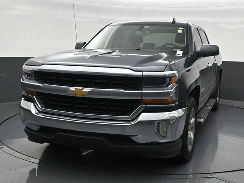 Used 2018 Chevrolet Silverado 1500 LT w/ All Star Edition RWD image 9