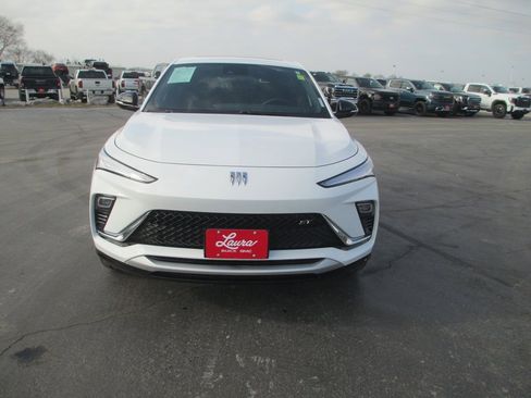 Certified 2024 Buick Envista Sport Touring w/ Convenience I Package image 11