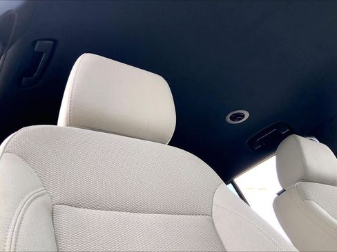 Used 2023 Chevrolet Traverse LS FWD image 14