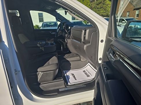 Used 2025 Chevrolet Silverado 1500 LT image 15