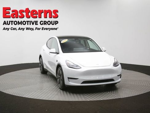 Used 2022 Tesla Model Y Long Range AWD/4WD image 45