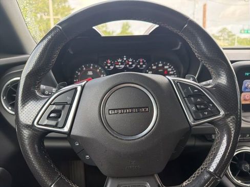 Used 2017 Chevrolet Camaro SS RWD image 11