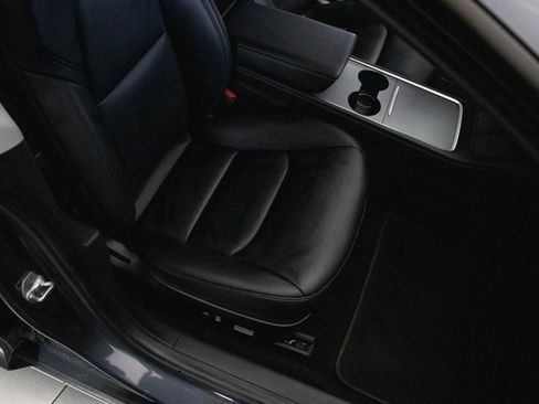 Used 2021 Tesla Model 3 Performance image 16