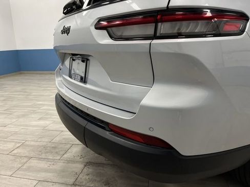 Used 2024 Jeep Grand Cherokee L Laredo image 33