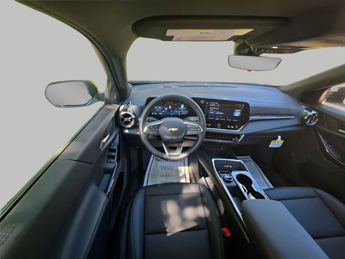 New 2026 Chevrolet Equinox LT image 13