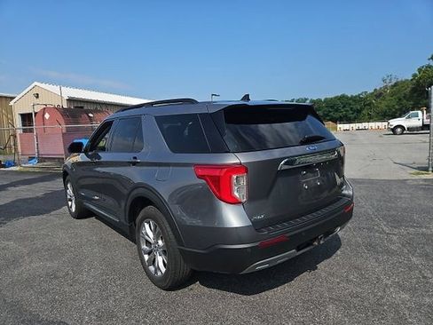 Used 2023 Ford Explorer XLT w/ Equipment Group 202A AWD/4WD image 2