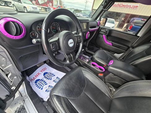 Used 2018 Jeep Wrangler Unlimited Sahara AWD/4WD image 10