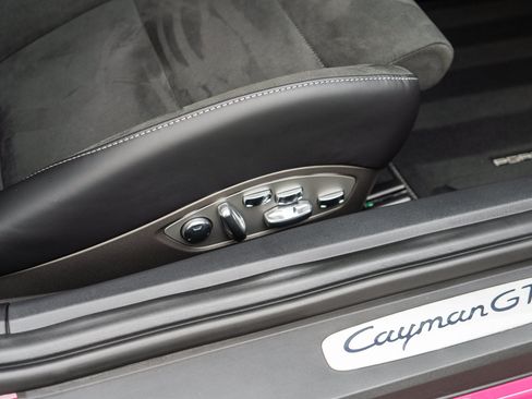 Used 2025 Porsche 718 Cayman GTS RWD image 25