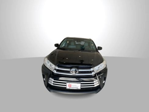 Used 2018 Toyota Highlander XLE AWD/4WD image 3