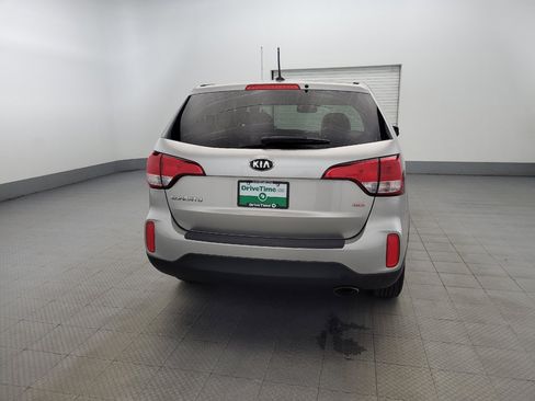 Used 2015 Kia Sorento LX image 7