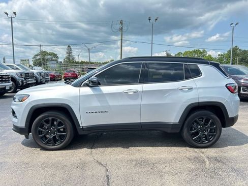 Used 2025 Jeep Compass Limited AWD/4WD image 6