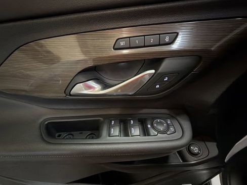 Used 2023 GMC Terrain Denali w/ Denali Premium Package image 13