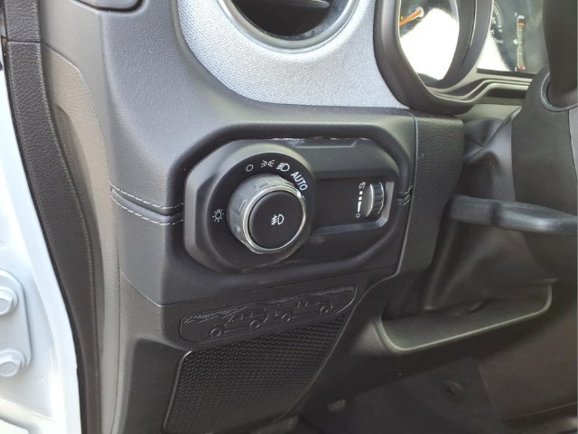 Used 2025 Jeep Wrangler Unlimited Sahara AWD/4WD image 14