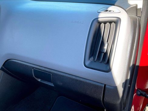 Used 2018 Chevrolet Colorado LT w/ LT Convenience Package image 17