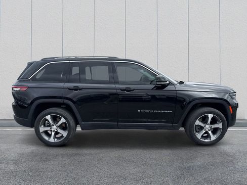 Used 2023 Jeep Grand Cherokee 4WD 4xe image 8