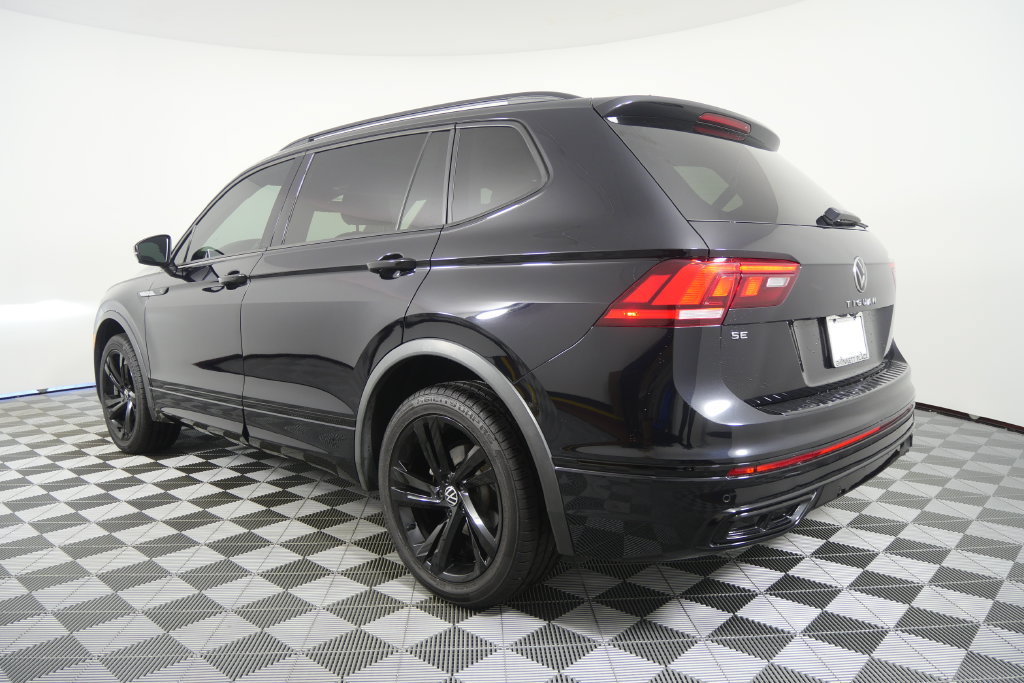 Used 2023 Volkswagen Tiguan SE R-Line FWD image 6