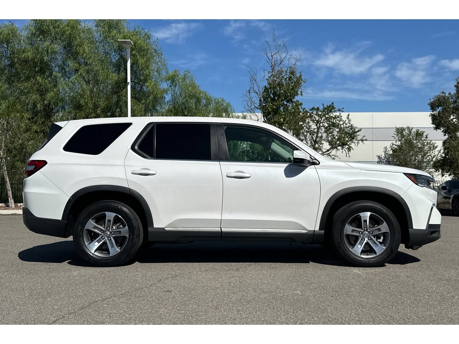 Used 2024 Honda Pilot EX-L image 7