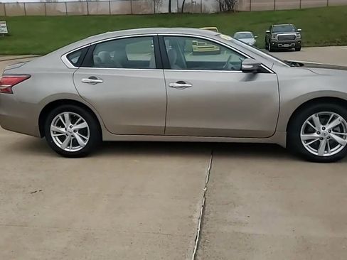 Used 2014 Nissan Altima 2.5 SV w/ Convenience Package image 9