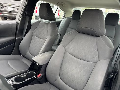 Used 2022 Toyota Corolla LE FWD image 28