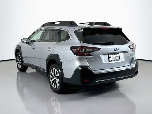 Used 2024 Subaru Outback Premium AWD/4WD image 8