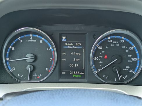 Used 2017 Toyota RAV4 Limited FWD image 25