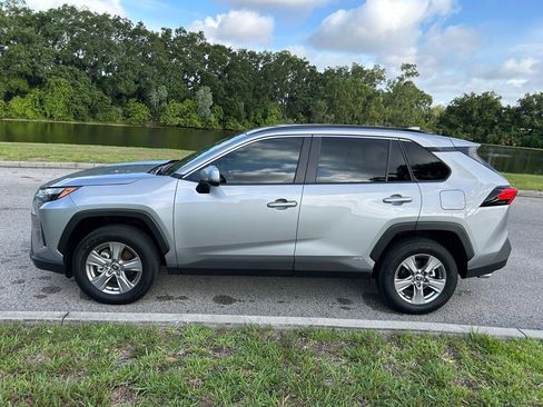 Used 2025 Toyota RAV4 LE AWD/4WD image 3