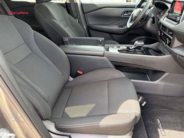 Used 2026 Nissan Rogue S FWD image 11