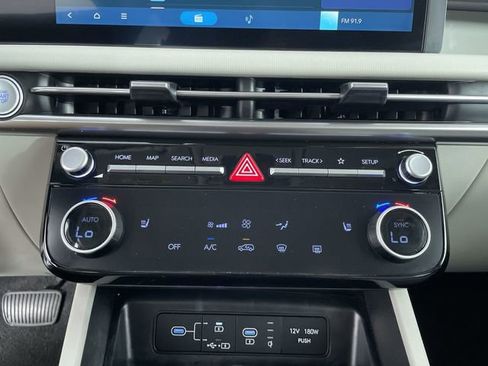 Used 2025 Hyundai Tucson SEL AWD/4WD image 23