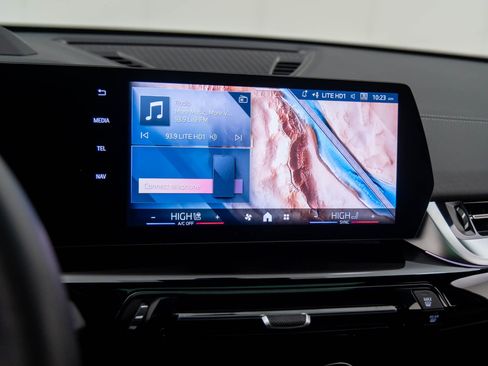 Certified 2025 BMW X2 xDrive28i image 23