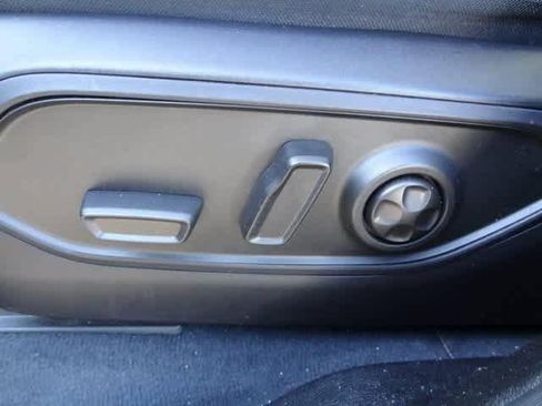 Used 2023 Jeep Grand Cherokee Limited image 7