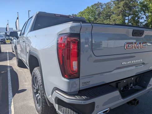 Certified 2025 GMC Sierra 1500 AT4 w/ AT4 Premium Package AWD/4WD image 7