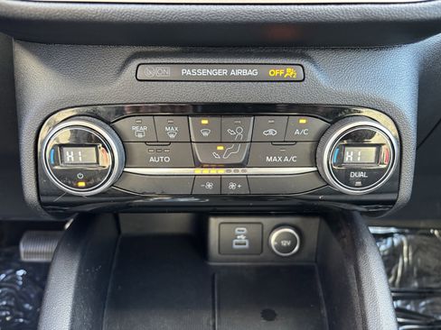 Used 2021 Ford Escape SE image 27