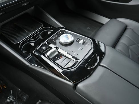 Used 2024 BMW 530i RWD image 12