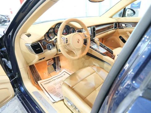 Used 2014 Porsche Panamera 4 image 16