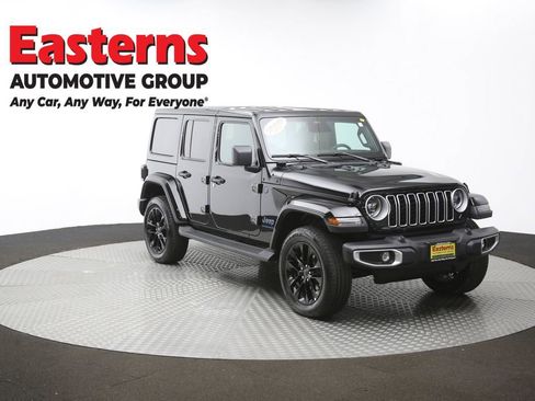 Used 2025 Jeep Wrangler Unlimited Sahara w/ Safety Group AWD/4WD image 51