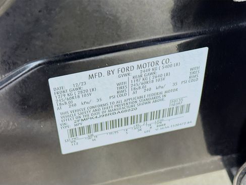 Used 2024 Ford Edge SEL image 36