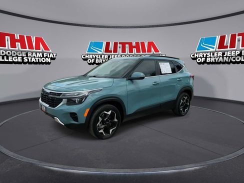 Used 2024 Kia Seltos EX AWD/4WD image 4
