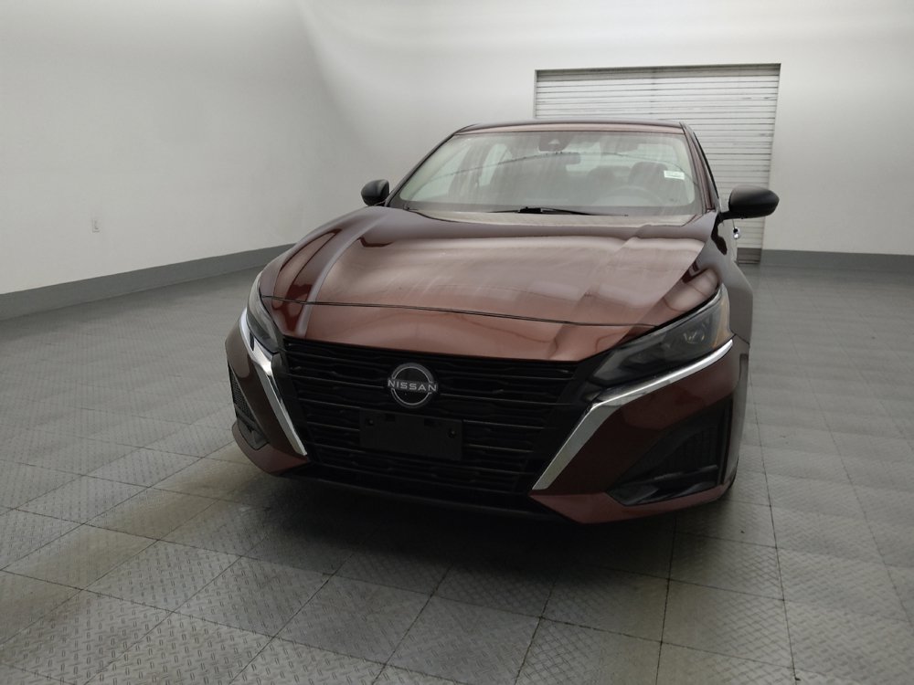 Used 2025 Nissan Altima 2.5 SV FWD image 15