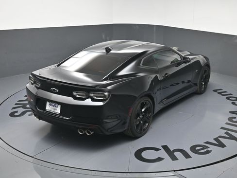 Used 2022 Chevrolet Camaro LT w/ RS Package image 34