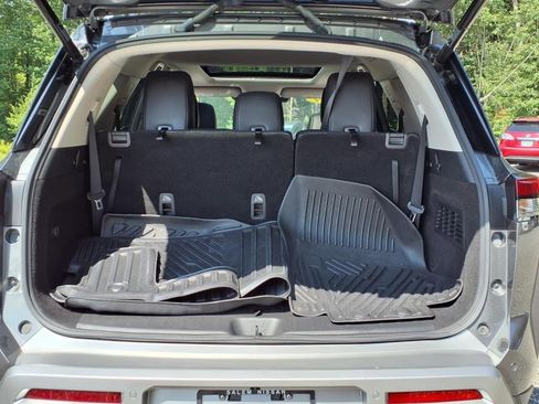 Used 2024 Nissan Pathfinder SL w/ SL Premium Package image 9