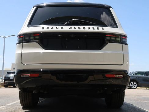 Used 2024 Jeep Grand Wagoneer Series III w/ Quick Order Packagew 28T AWD/4WD image 12