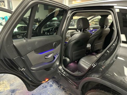 Used 2020 Mercedes-Benz GLC 300 4MATIC image 40