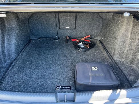 Used 2017 Volkswagen Jetta SE FWD image 25