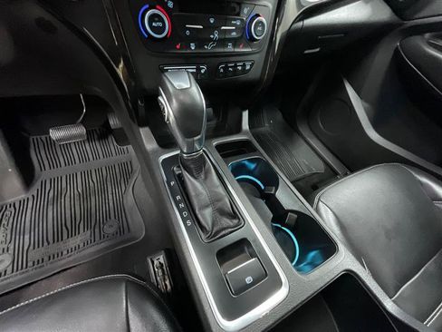 Used 2019 Ford Escape Titanium AWD/4WD image 15