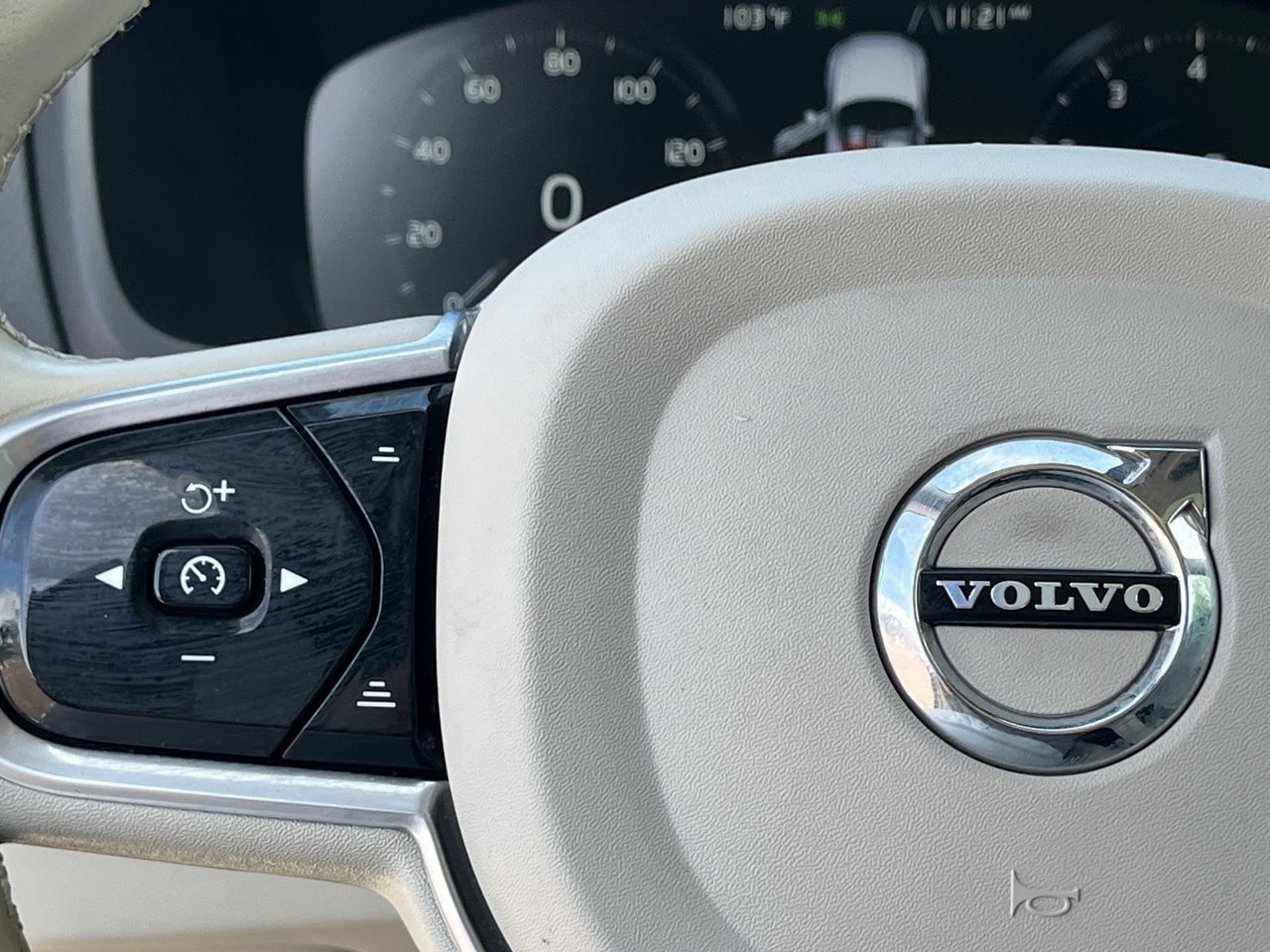 Used 2022 Volvo XC90 T5 Momentum AWD/4WD image 19