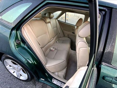 Used 2002 Lexus IS 300 SportCross image 18