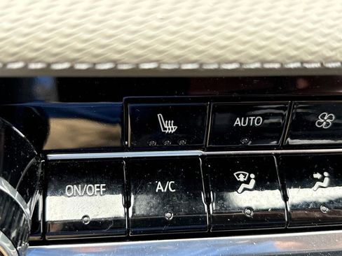 Certified 2025 Chevrolet Equinox LT w/ Convenience Package II image 14