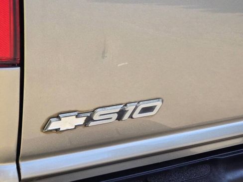 Used 2003 Chevrolet S10 Pickup LS image 20